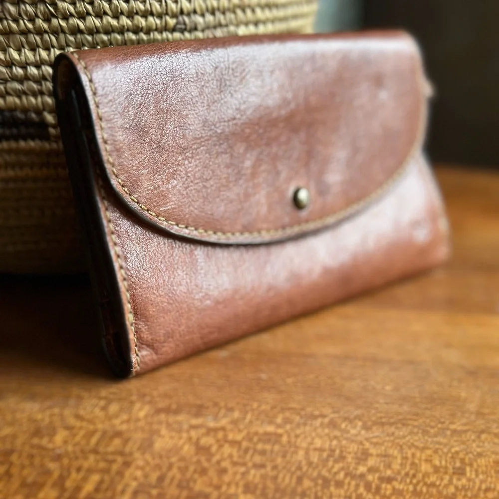 Frye Cognac Brown Leather Fold-Over Wallet - Picture 2 of 16